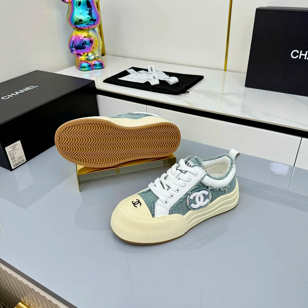 👟👟Ex-factory price 620👟👟 Chanel bread shoes ~ original calfskin panda shoes Chanel 25C latest hot style panda black and white sports shoes casual sneakers Xiaoxiang hot item classic black and white panda color coco girls must pay Fabric: original custom mixed sheepskin lining: original imported breathable mesh lining outsole: Original molded rubber + TPU combination Size: Women's 35-41 Buy now👉